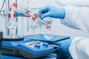 The Two Worlds of Lab Glass: Why Your Organic Chemistry Lab Doesn’t Just Use Beakers